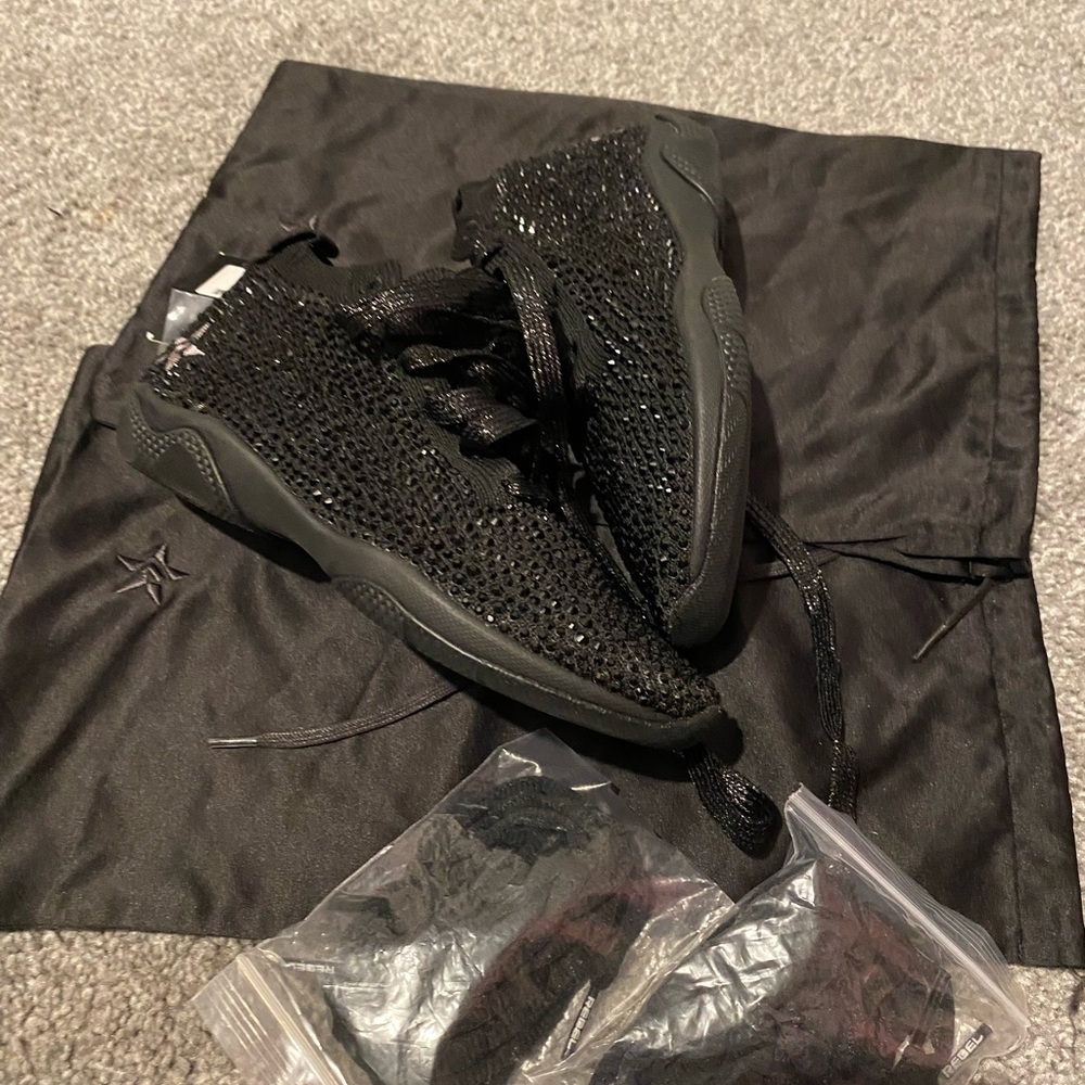 Rebel athletic rebel reign blackout shoes Y2